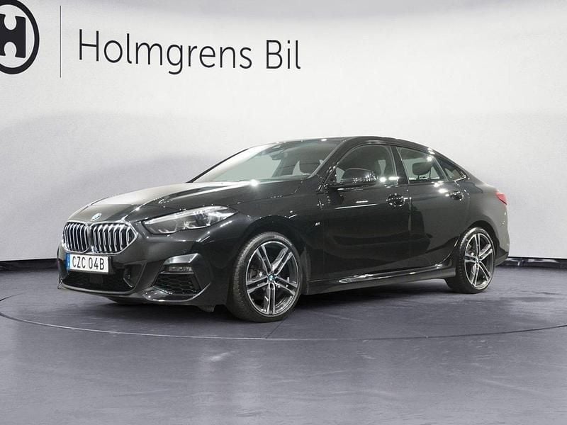 Svart Begagnad 2022 BMW 218 M Sport Sportkupé | 279 500 kr (Marknadspris) - Bild 1/4