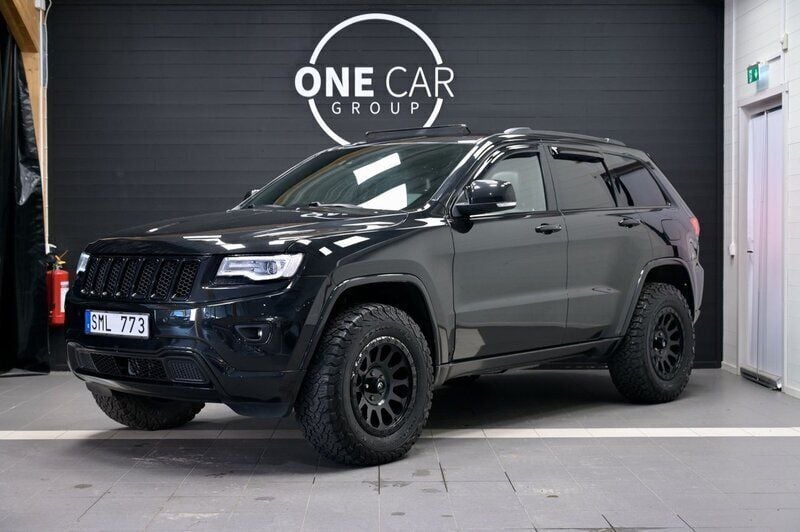 Svart Begagnad 2013 Jeep Grand Cherokee Overland SUV | 198 900 kr (Marknadspris) - Bild 1/4