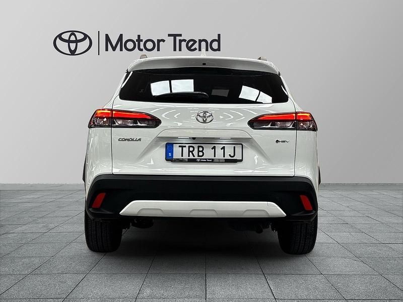 Begagnad Toyota Corolla Cross Style 141 HK (103 kW) 2025 Vit SUV