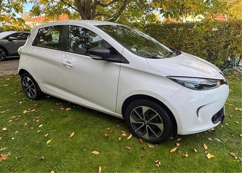 Vit Begagnad 2019 Renault Zoe Halvkombi | 114 000 kr (Marknadspris) - Bild 1/4