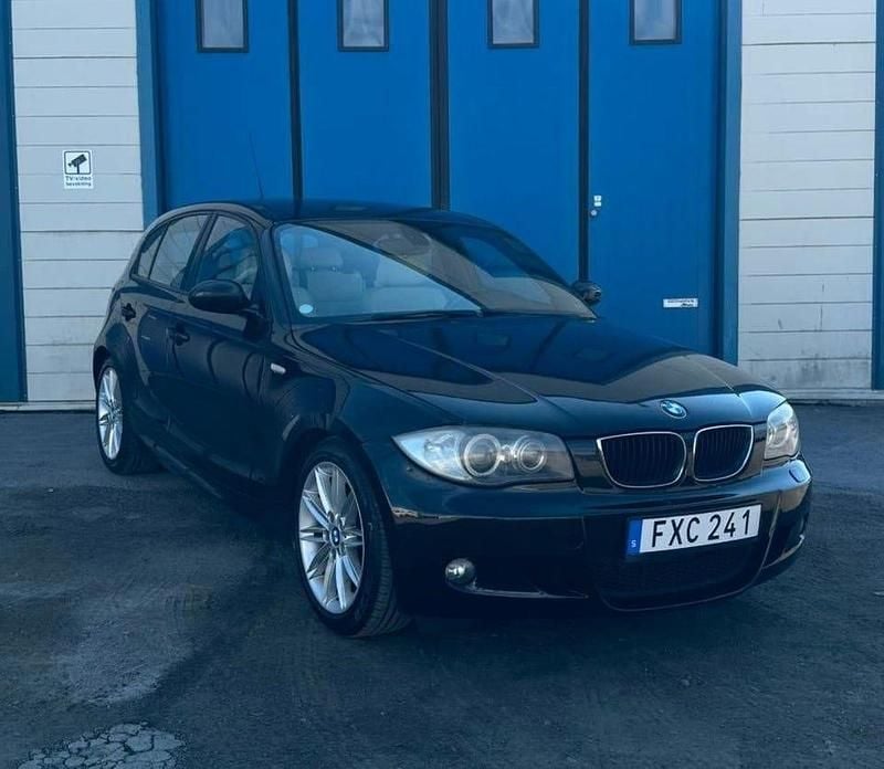 Begagnad BMW 120 170 HK (125 kW) 2007 Svart metalic Halvkombi