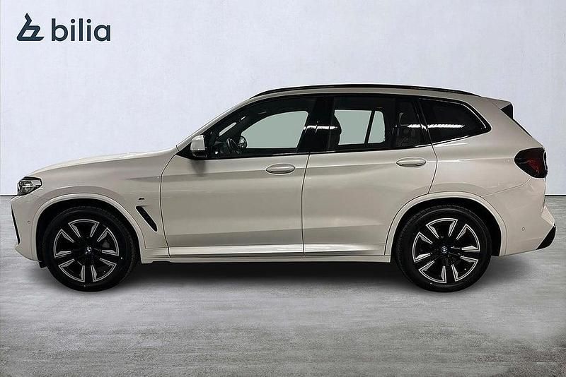 Begagnad BMW iX3 Shadowline 210 kW (286 HK) 2022 Vit SUV