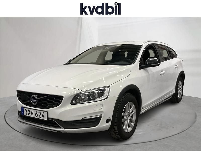 Vit Begagnad 2018 Volvo V60 CC Kombi | 159 000 kr (Superpris) - Bild 1/3