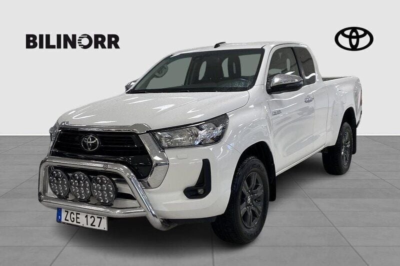 Vit Begagnad 2021 Toyota HiLux Pickup | 359 900 kr (Superpris) - Bild 1/3