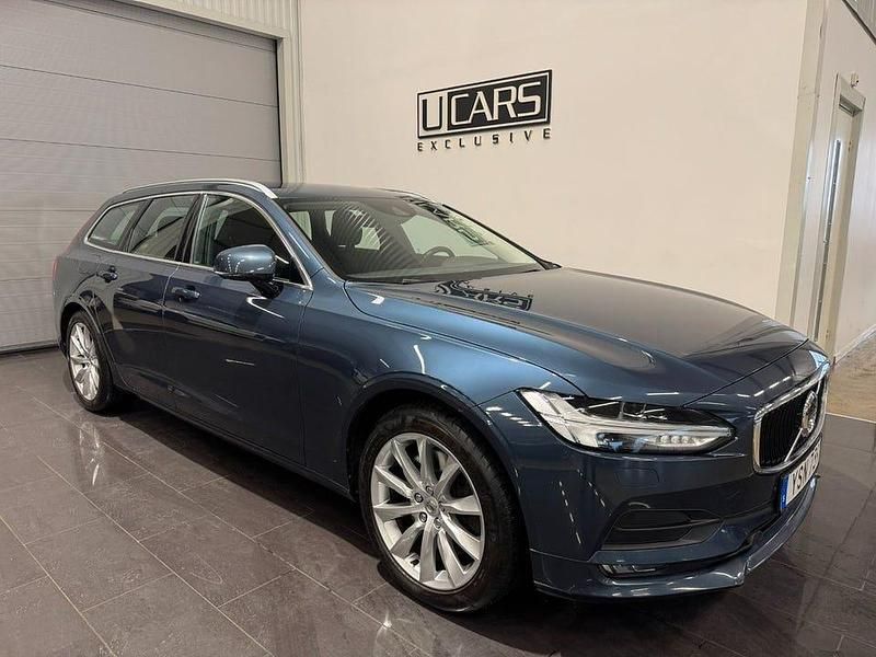 Denim blue metallic Begagnad 2017 Volvo V90 Momentum Kombi | 247 800 kr (Marknadspris) - Bild 1/4