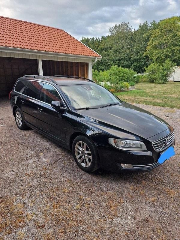 Svart Begagnad 2016 Volvo V70 Momentum Kombi | 137 000 kr (Marknadspris) - Bild 1/2