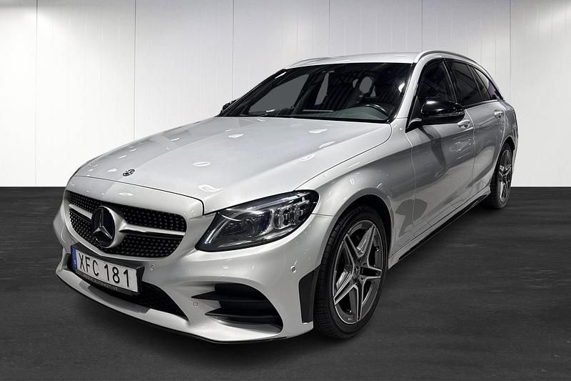 Svart Begagnad 2018 Mercedes C220 AMG Kombi | 249 900 kr (Lite dyr) - Bild 1/4