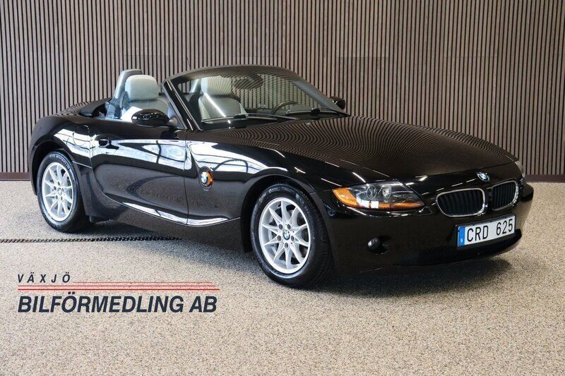 Svart Begagnad 2003 BMW Z4 Cab | 129 000 kr (Marknadspris) - Bild 1/4