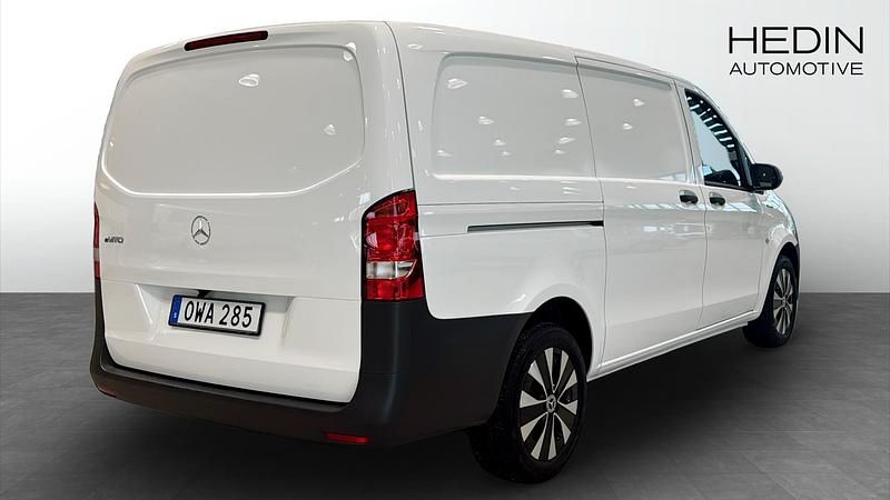 Begagnad Mercedes e-Vito 11 kW (15 HK) 2023 Minibuss