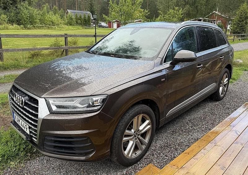 Brun Begagnad 2016 Audi Q7 S-Line SUV | 289 000 kr (Marknadspris) - Bild 1/4
