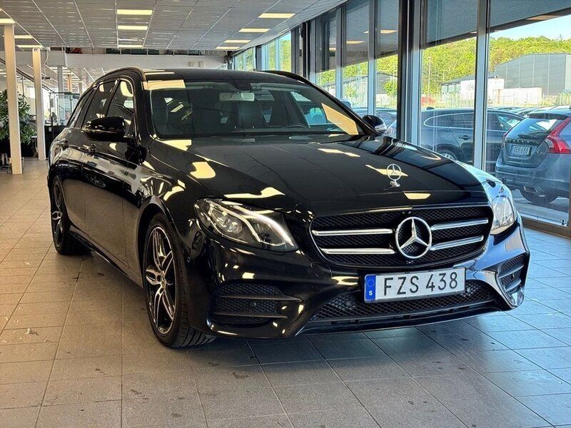 Svart Begagnad 2018 Mercedes E200 AMG Kombi | 274 900 kr (Bra pris) - Bild 1/3