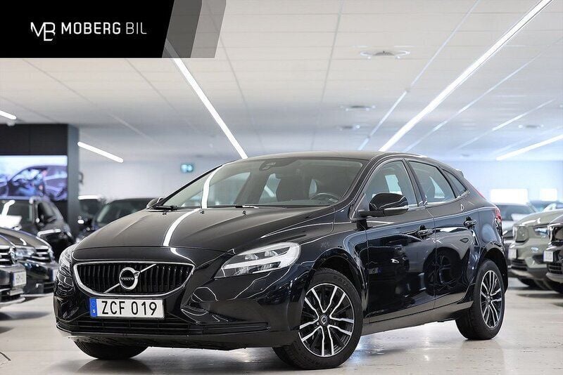 Svart Begagnad 2017 Volvo V40 Momentum Kombi | 189 900 kr (Marknadspris) - Bild 1/3