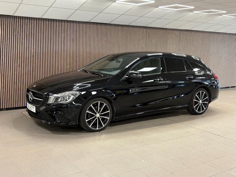 Svart Begagnad 2015 Mercedes CLA220 Shooting Brake Kombi | 179 700 kr (Marknadspris) - Bild 1/4