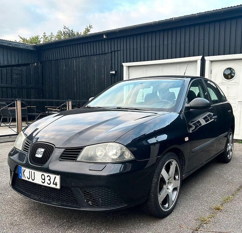 Svart Begagnad 2007 Seat Ibiza Halvkombi | 16 900 kr (Dyr) - Bild 1/4
