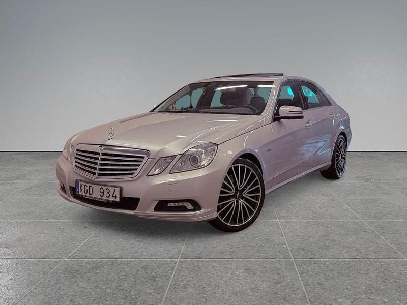 Silver Begagnad 2011 Mercedes E350 Sedan | 129 900 kr (Marknadspris) - Bild 1/4
