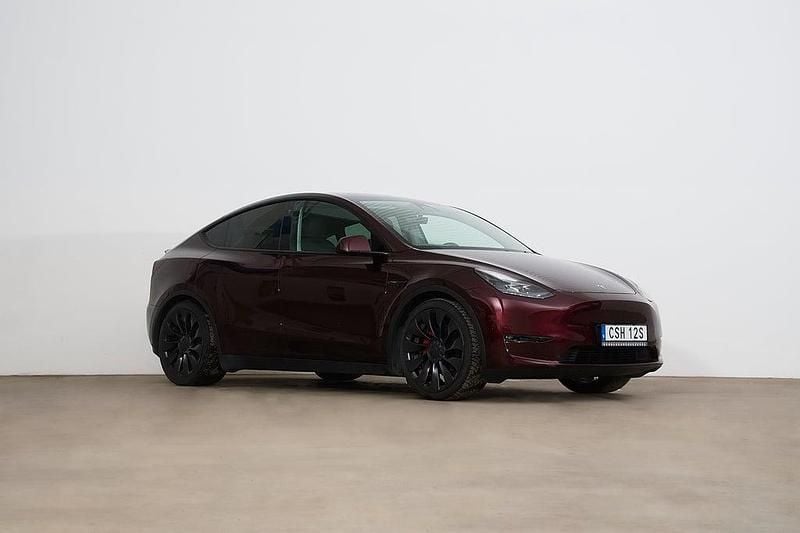 Begagnad Tesla Model Y Performance 392 kW (534 HK) 2023 Röd SUV