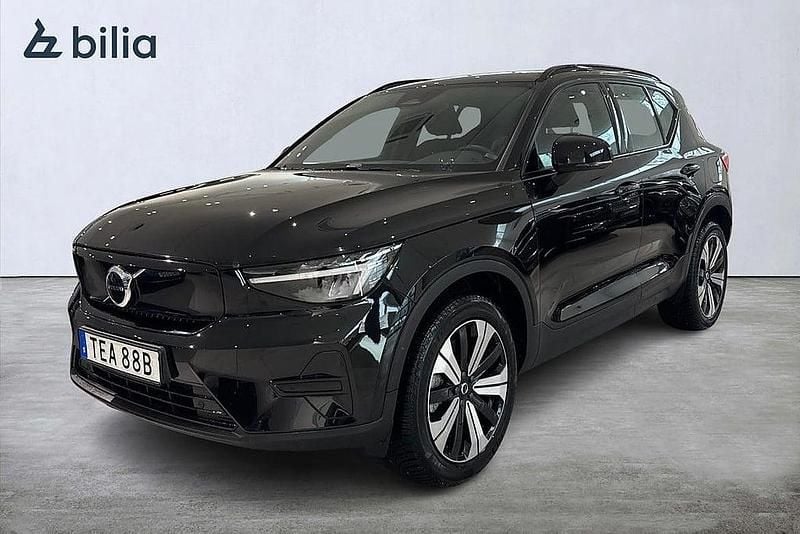 Svart Begagnad 2022 Volvo XC40 Core SUV | 339 900 kr - Bild 1/3