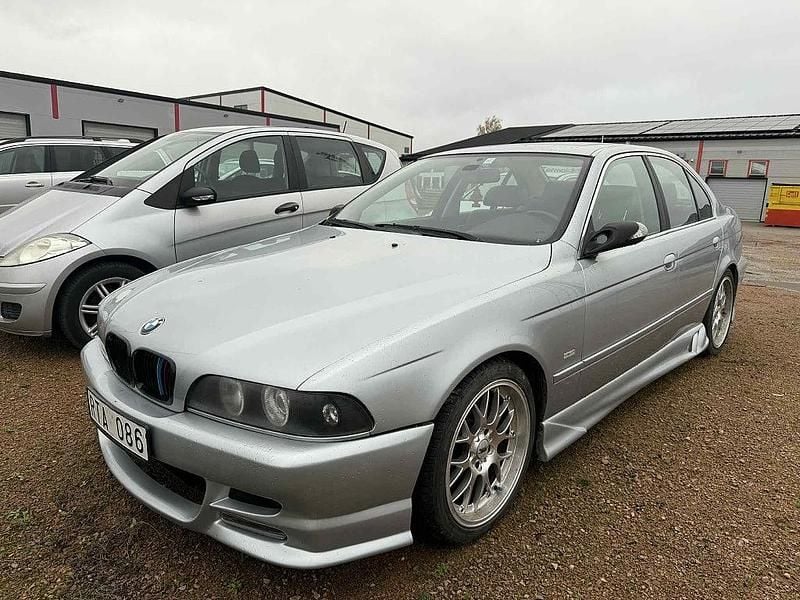 Begagnad BMW 540 M Sport 286 HK (210 kW) 1996 Ljusgrå Sedan