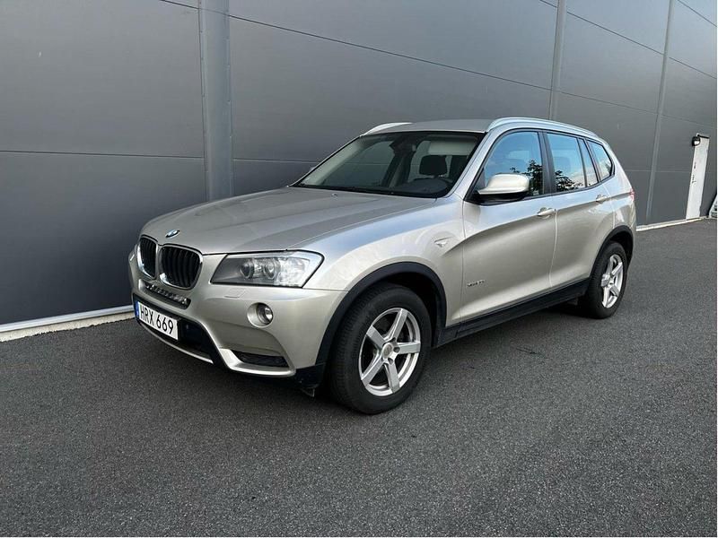 Grå Begagnad 2013 BMW X3 SUV | 90 000 kr (Bra pris) - Bild 1/4