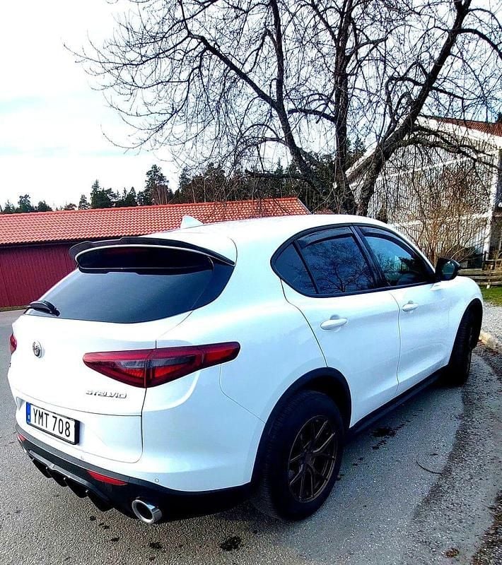 Begagnad Alfa Romeo Stelvio 210 HK (154 kW) 2017 SUV
