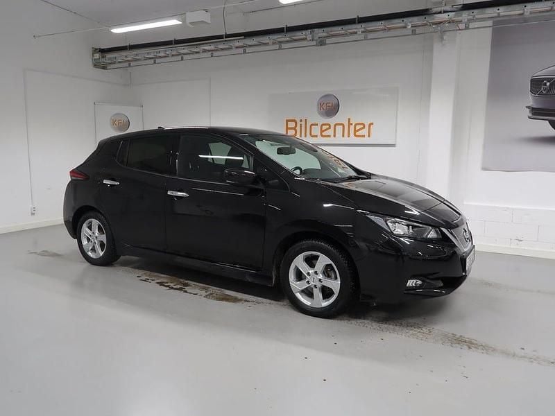 Begagnad Nissan Leaf 360º 110 kW (150 HK) 2021 Svart Halvkombi