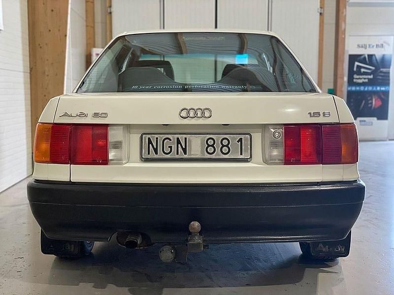 Begagnad Audi 80 Sport 90 HK (66 kW) 1988 Vit Sedan
