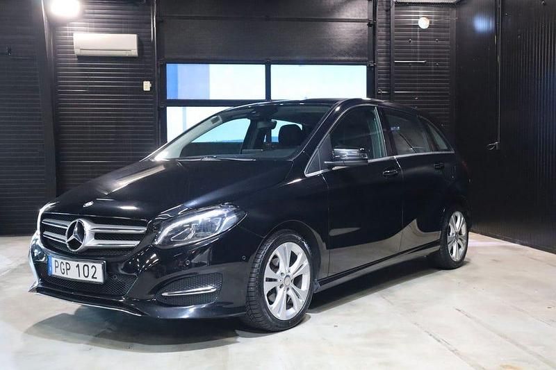 Begagnad Mercedes B180 Edition 109 HK (80 kW) 2017 Svart Minibuss
