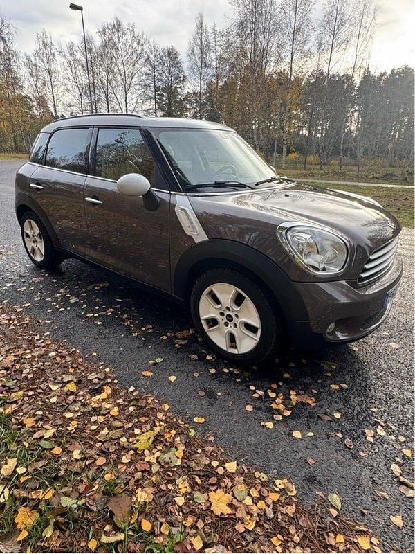 Brun Begagnad 2012 Mini Cooper D Countryman SUV | 96 000 kr (Marknadspris) - Bild 1/4