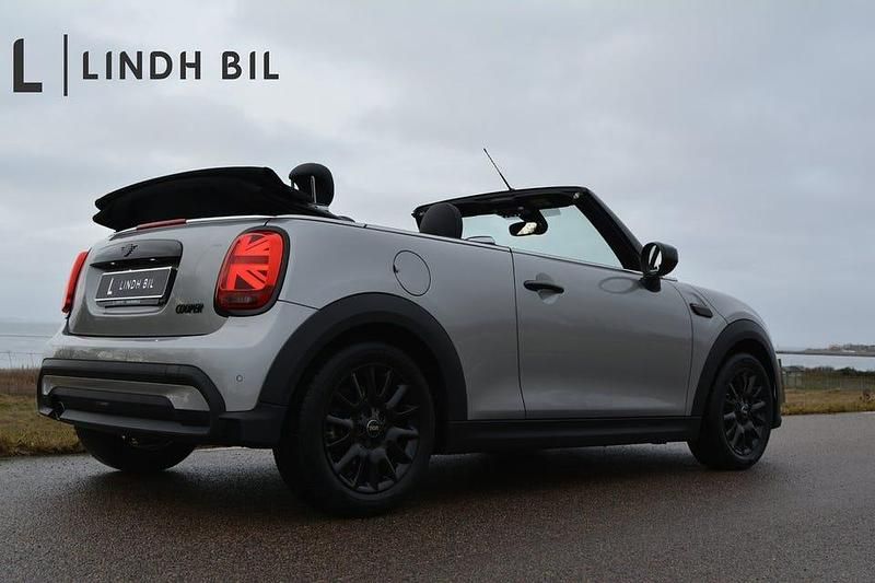 Melting silver iii metallic Begagnad 2023 Mini Cooper Cabriolet Cab | 289 900 kr (Bra pris) - Bild 1/3