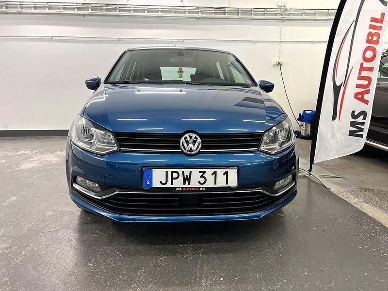 Blå Begagnad 2014 VW Polo Halvkombi | 89 499 kr (Marknadspris) - Bild 1/4