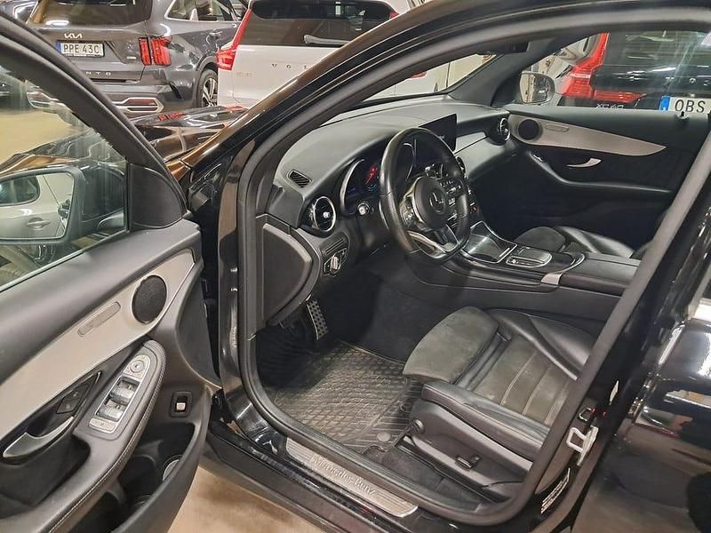 Begagnad Mercedes GLC300e AMG 194 HK (142 kW) 2022 Svart