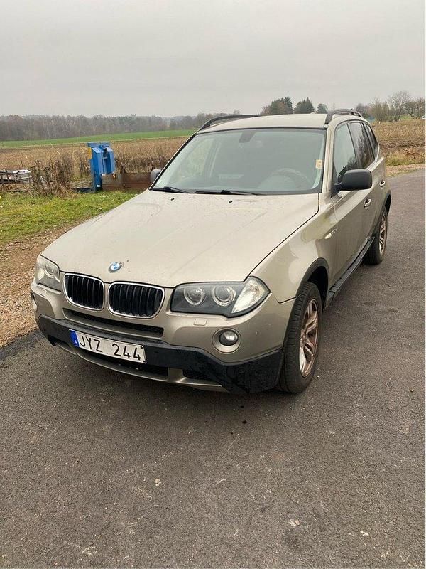 Brun Begagnad 2008 BMW X3 Comfort Edition SUV | 58 900 kr (Marknadspris) - Bild 1/4