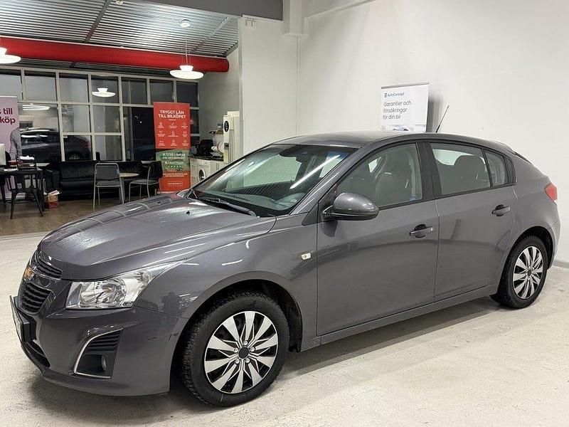 Begagnad Chevrolet Cruze 131 HK (96 kW) 2013 Grå Halvkombi