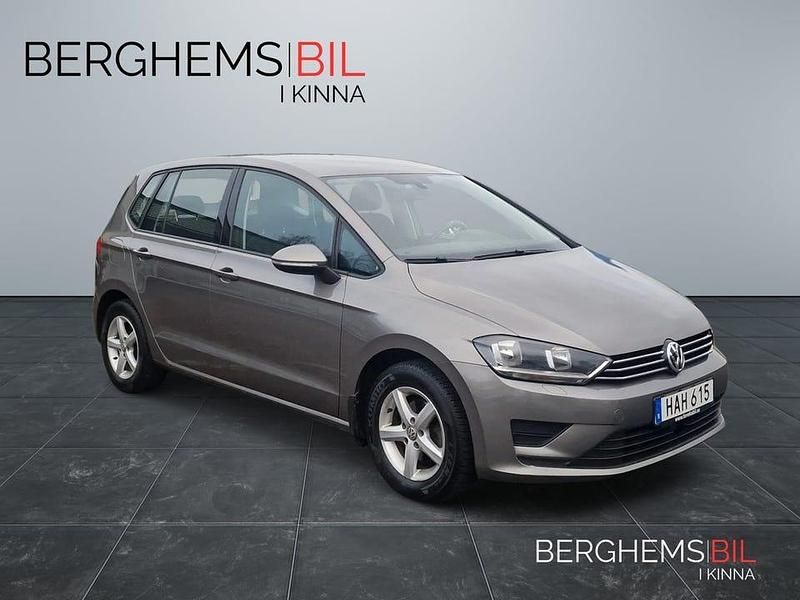 Grå Begagnad 2016 VW Golf VII Halvkombi | 164 900 kr (Marknadspris) - Bild 1/4