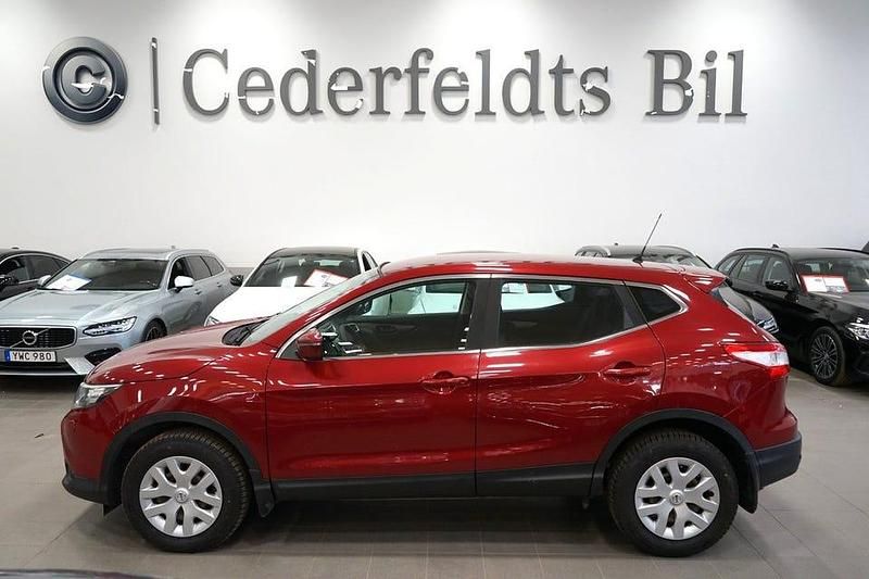 Röd Begagnad 2015 Nissan Qashqai SUV | 84 900 kr (Bra pris) - Bild 1/4