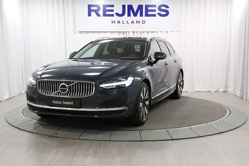 Mörkblå Begagnad 2025 Volvo V90 Plus Kombi | 489 500 kr (Bra pris) - Bild 1/4