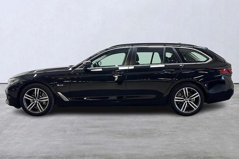 Begagnad BMW 530e M Sport 184 HK (135 kW) 2022 Svart Kombi