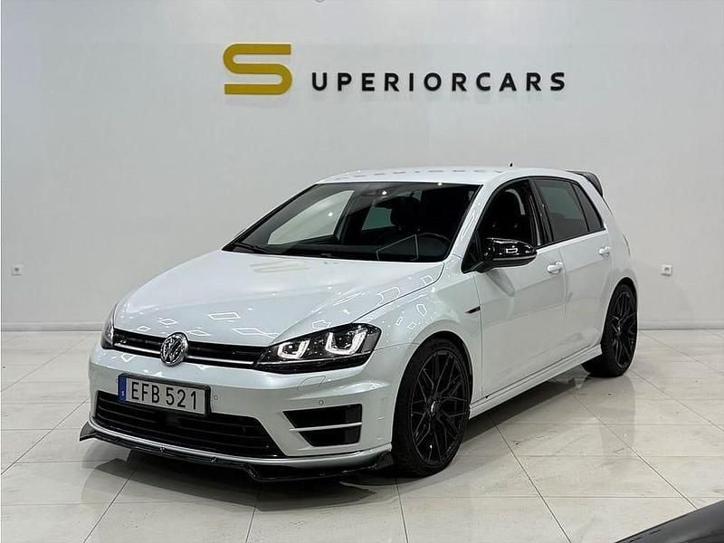 Vit Begagnad 2015 VW Golf VII R Kombi | 214 900 kr (Marknadspris) - Bild 1/4