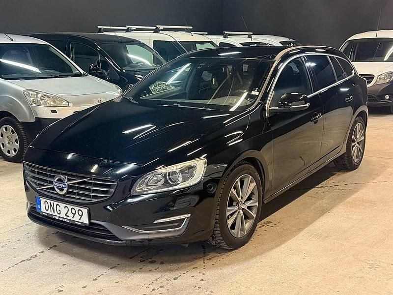 Svart Begagnad 2014 Volvo V60 Momentum Kombi | 84 900 kr (Bra pris) - Bild 1/4