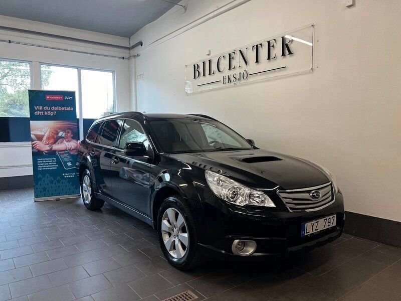 Svart Begagnad 2011 Subaru Outback SUV | 45 900 kr (Bra pris) - Bild 1/4