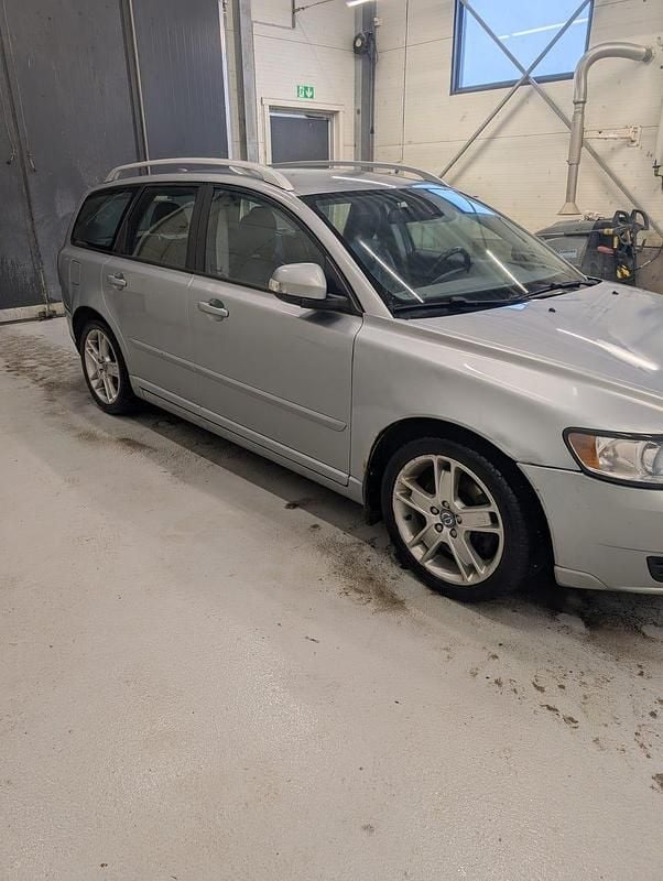 Begagnad 2009 Volvo V50 Kombi | 25 000 kr (Bra pris) - Bild 1/4