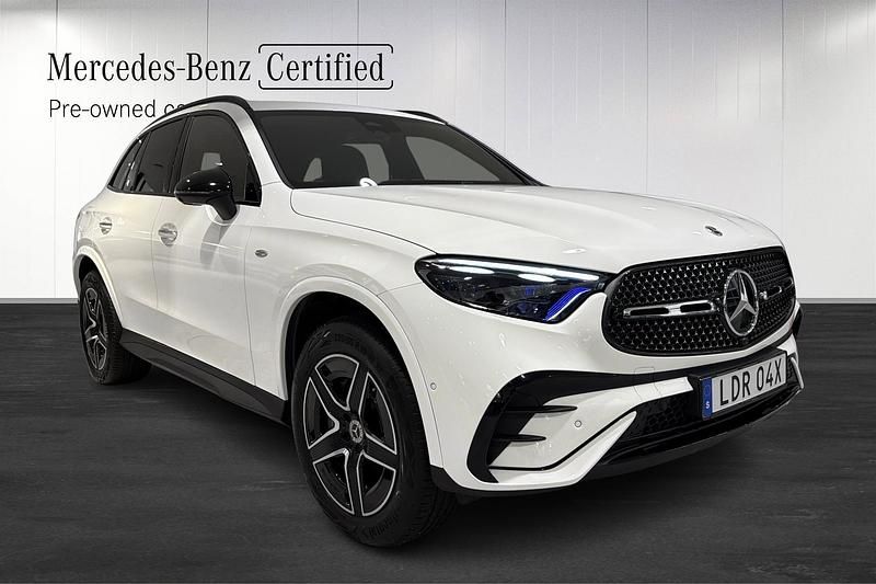 Begagnad Mercedes GLC300e AMG 333 HK (244 kW) 2025 Vit SUV