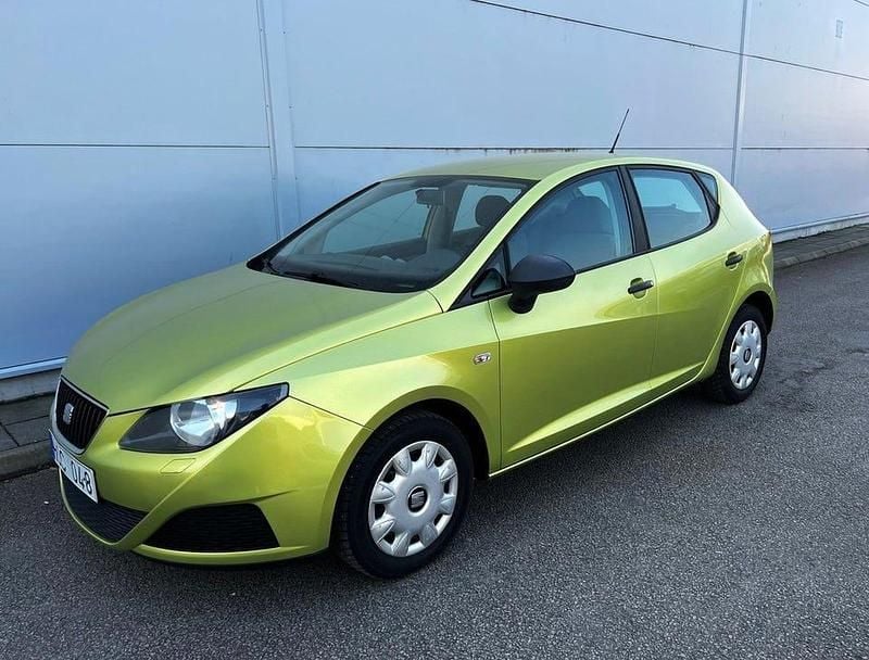 Ljusgrön Begagnad 2010 Seat Ibiza Reference Halvkombi | 39 900 kr (Lite dyr) - Bild 1/4