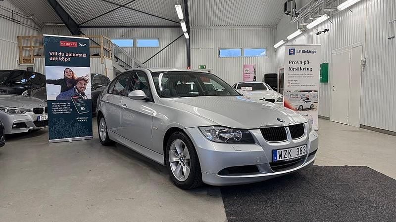 Metallic Begagnad 2006 BMW 320 Comfort Edition Sedan | 74 900 kr (Marknadspris) - Bild 1/4