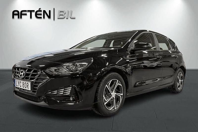 Begagnad Hyundai i30 Essential 120 HK (88 kW) 2020 Svart Halvkombi