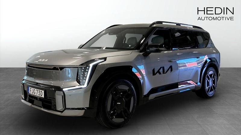 Grå (grey) Begagnad 2025 Kia EV9 GT-Line SUV | 799 900 kr (Marknadspris) - Bild 1/4