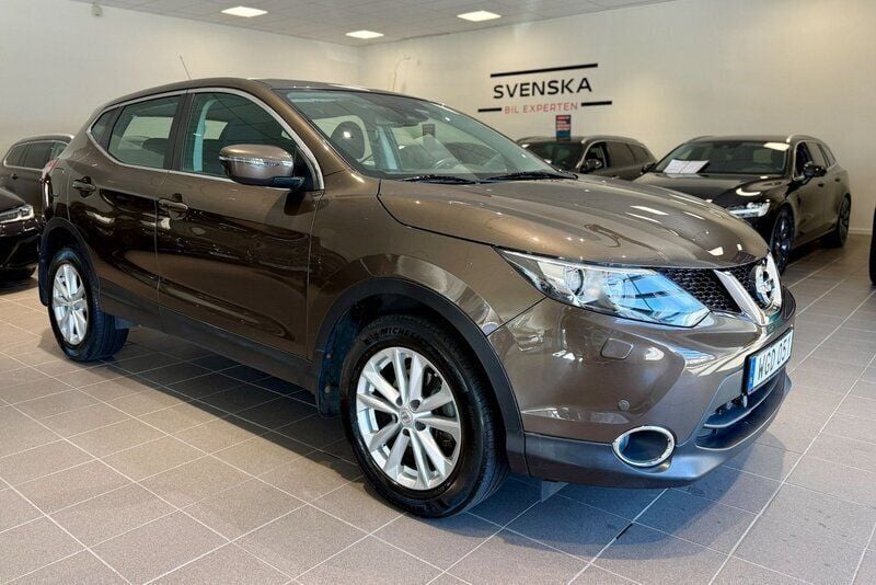Brun Begagnad 2016 Nissan Qashqai SUV | 142 900 kr (Marknadspris) - Bild 1/2
