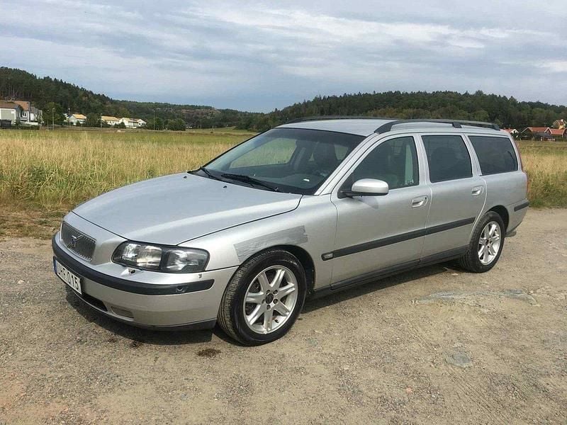 Grå Begagnad 2004 Volvo V70 Business Edition Kombi | 10 000 kr (Bra pris) - Bild 1/4