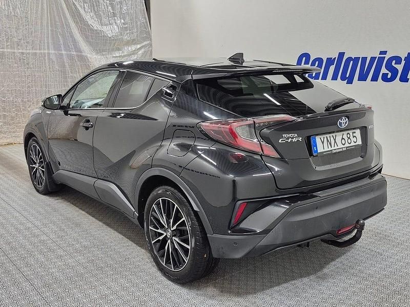 Begagnad Toyota C-HR Executive 98 HK (72 kW) 2018 Svart metallic SUV
