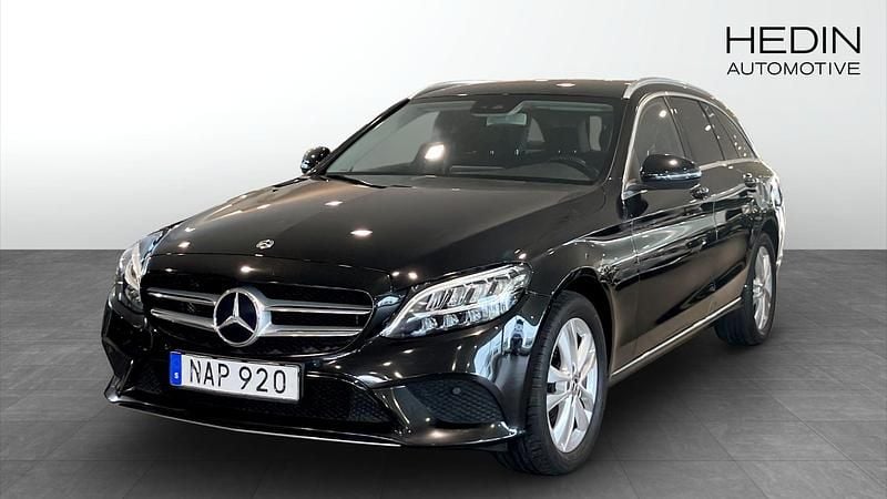 Svart (black) Begagnad 2018 Mercedes C220 Avantgarde Kombi | 239 900 kr (Bra pris) - Bild 1/4